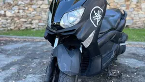 Yamaha X-Max 250 (2010 - 13)  (2)