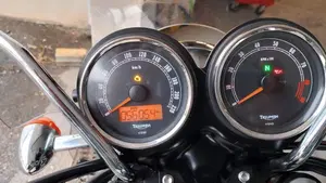 Triumph Bonneville T100 (2008 - 16)  (6)