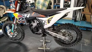 KTM 250 SX-F (2024)  (2)