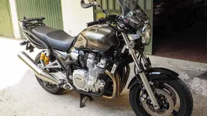 Yamaha XJR 1300 (2006 - 14)  (4)