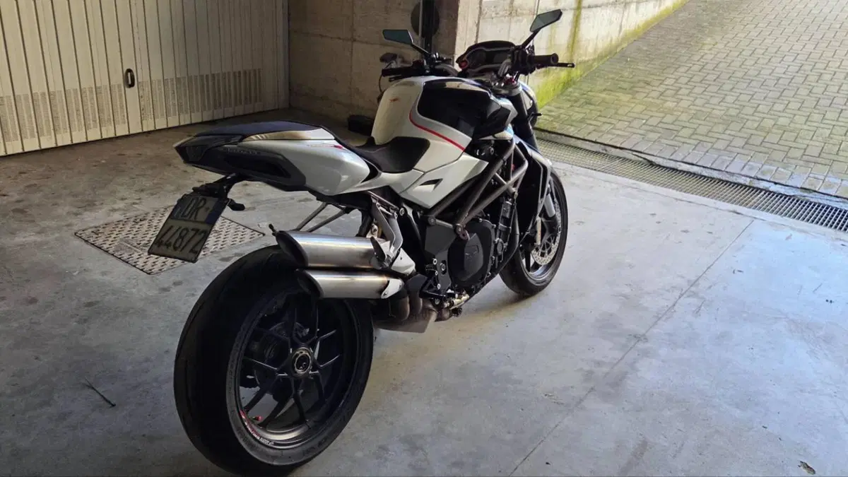 MV Agusta Brutale 1090 RR (2009 - 15)  (4)