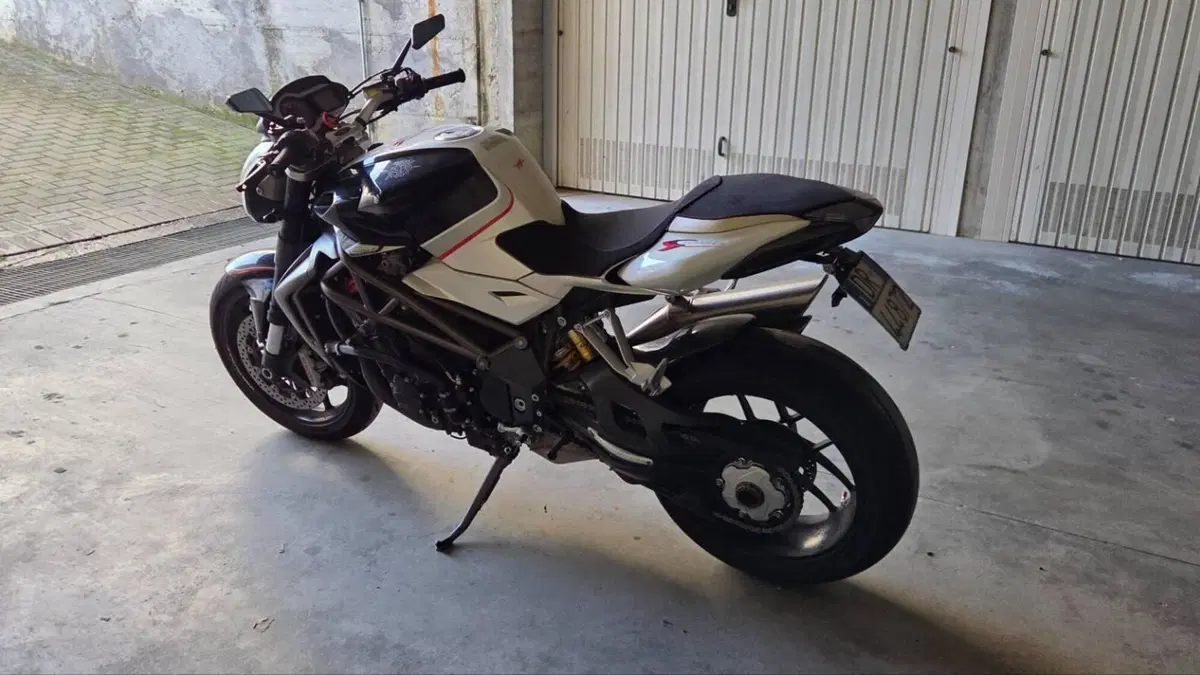 MV Agusta Brutale 1090 RR (2009 - 15)  (5)