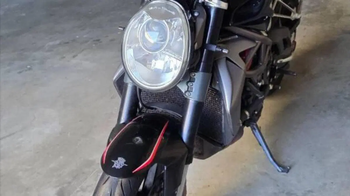 MV Agusta Brutale 1090 RR (2009 - 15)  (2)