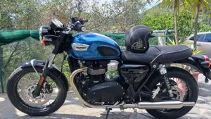 Triumph Bonneville T100 Chrome Edition (2023) 
