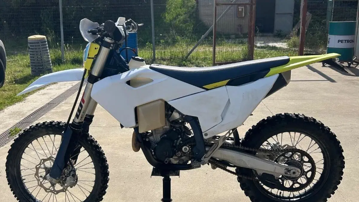 Husqvarna FE 250 (2025)  (3)