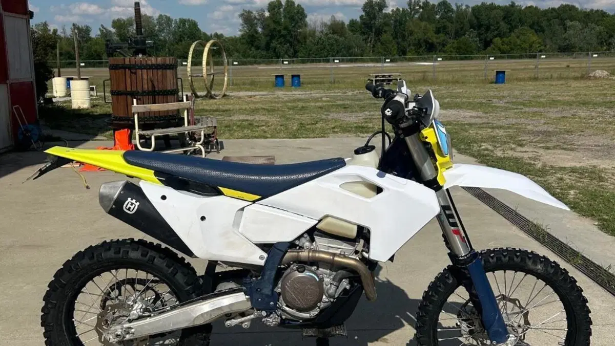 Husqvarna FE 250 (2025)  (4)
