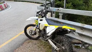 Husqvarna TE 300i (2023)  (2)