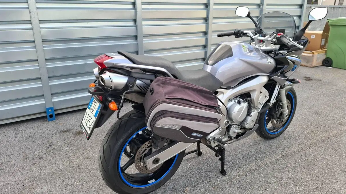 Yamaha FZ6 Fazer (2004 - 07)  (4)