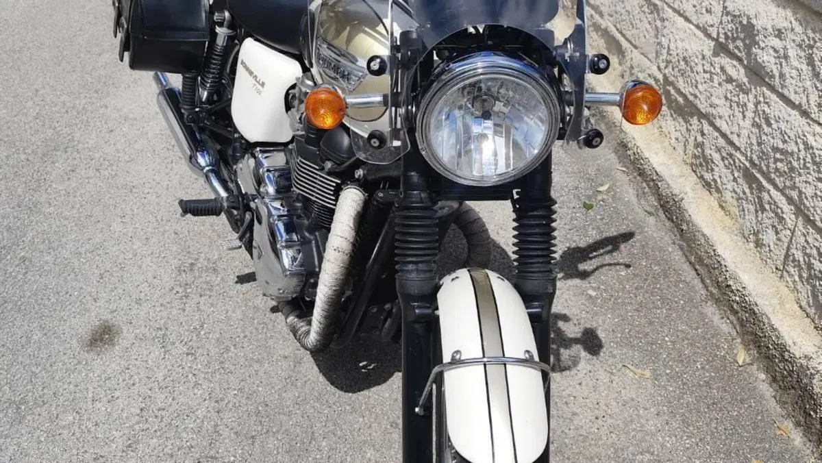 Triumph Bonneville T100 (2008 - 16)  (6)