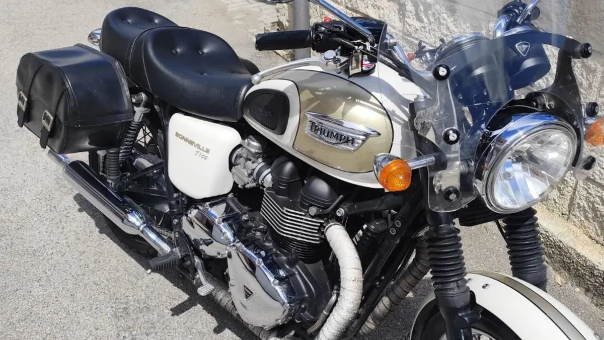 Triumph Bonneville T100 (2008 - 16)  (7)