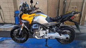 Moto Guzzi Stelvio (2024 - 26) 
