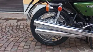 Kawasaki   (11)