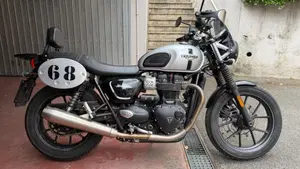 Triumph Street Twin 900 (2017 - 18)  (2)