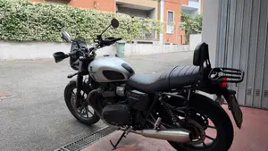 Triumph Street Twin 900 (2017 - 18)  (4)