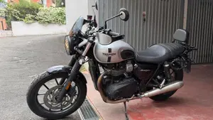 Triumph Street Twin 900 (2017 - 18)  (5)