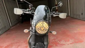 Triumph Street Twin 900 (2017 - 18)  (9)