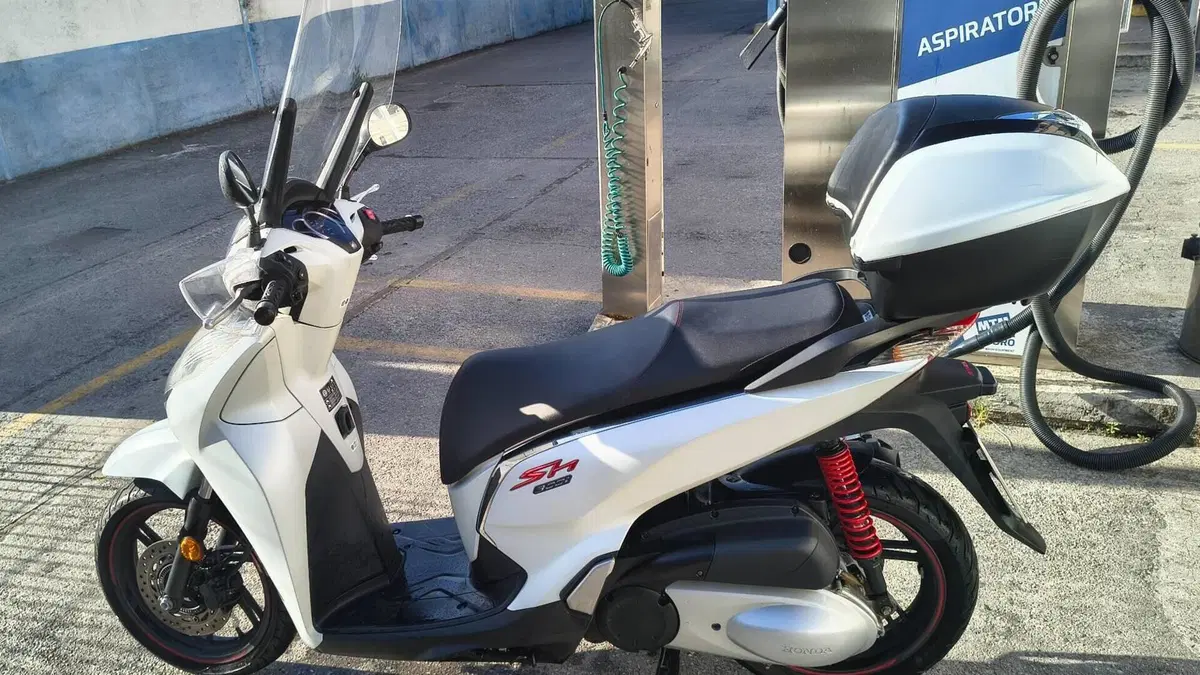 Honda SH 300 i Sport ABS (2018 - 20)  (2)
