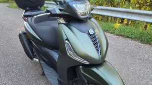 Piaggio Beverly 300 S ABS-ASR (2021 - 25)  (2)