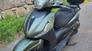 Piaggio Beverly 300 S ABS-ASR (2021 - 25)  (4)