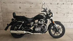 Royal Enfield Super Meteor 650 (2023 - 26)  (2)