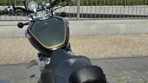 Royal Enfield Super Meteor 650 (2023 - 26)  (4)
