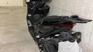 Yamaha T-Max 560 (2020 - 21)  (3)