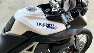 Triumph Tiger 800 XC (2011 - 12)  (2)