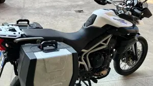 Triumph Tiger 800 XC (2011 - 12)  (4)