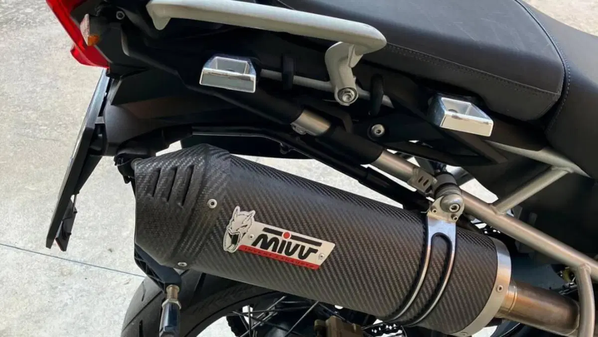 Triumph Tiger 800 XC (2011 - 12)  (5)