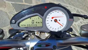 MV Agusta Brutale 989 R  (6)