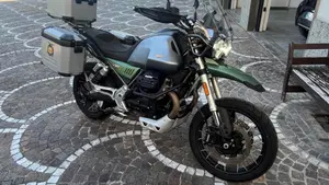 Moto Guzzi V85 TT Centenario (2021 - 22) 