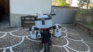 Moto Guzzi V85 TT Centenario (2021 - 22)  (5)