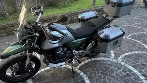 Moto Guzzi V85 TT Centenario (2021 - 22)  (6)