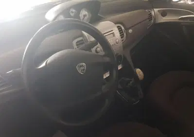 Lancia Ypsilon 1.4 New Oro Ecochic GPL (2)