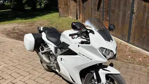 Honda VFR 800 F (2014 - 16)  (3)