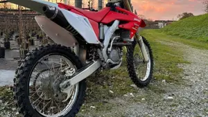 Honda CRF 250R (2009)  (6)