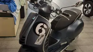 Vespa Sei Giorni 300 Hpe (2021 - 22) 