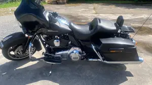 Harley-Davidson 1690 Street Glide (2011 - 13) - FLHX  (2)