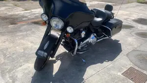Harley-Davidson 1690 Street Glide (2011 - 13) - FLHX  (3)