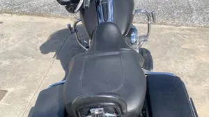 Harley-Davidson 1690 Street Glide (2011 - 13) - FLHX  (4)