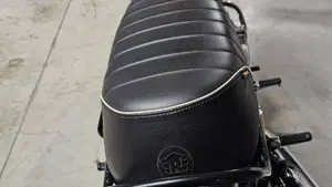 Royal Enfield Interceptor 650 (2021 - 26)  (5)