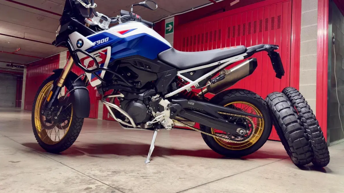 Bmw F 900 GS (2024 - 26)  (2)