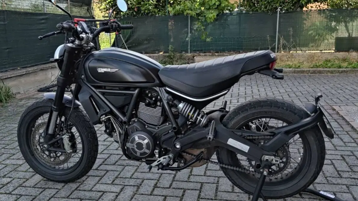 Ducati Scrambler 800 Full Throttle (2015 - 16)  (2)