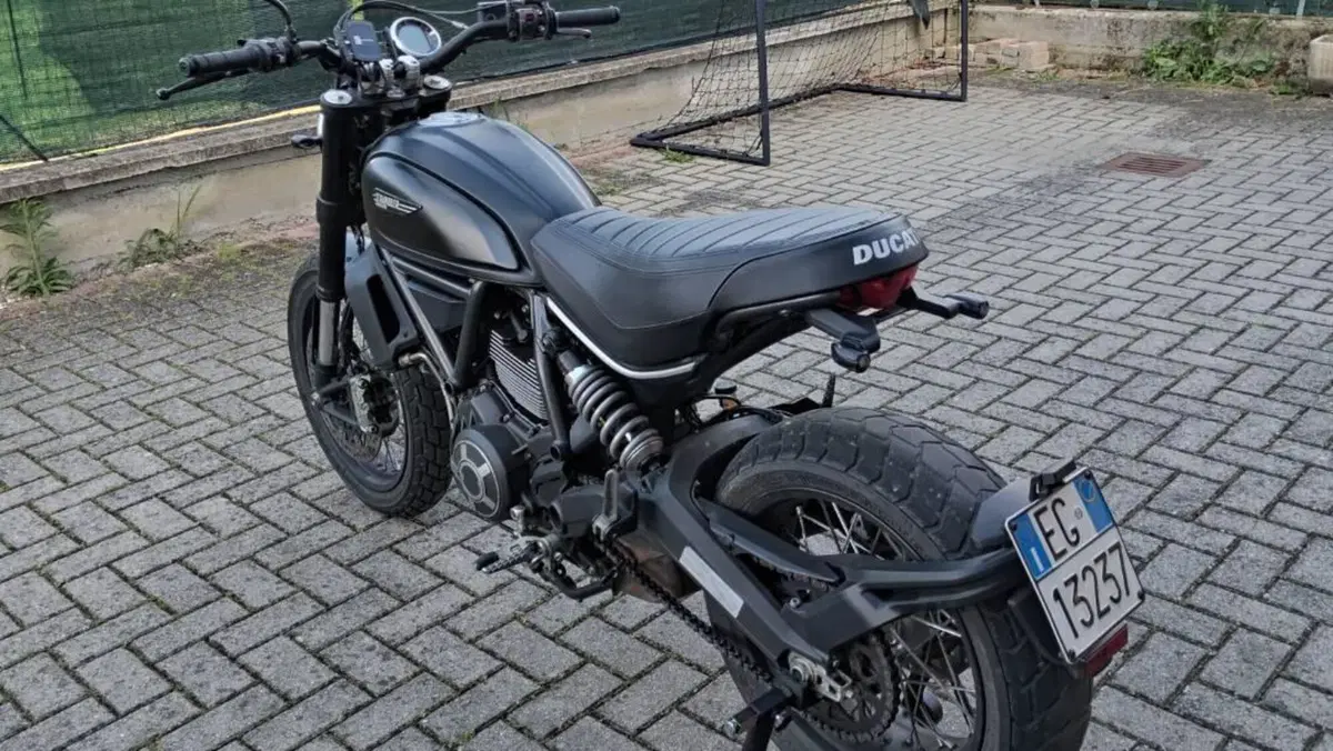 Ducati Scrambler 800 Full Throttle (2015 - 16)  (3)