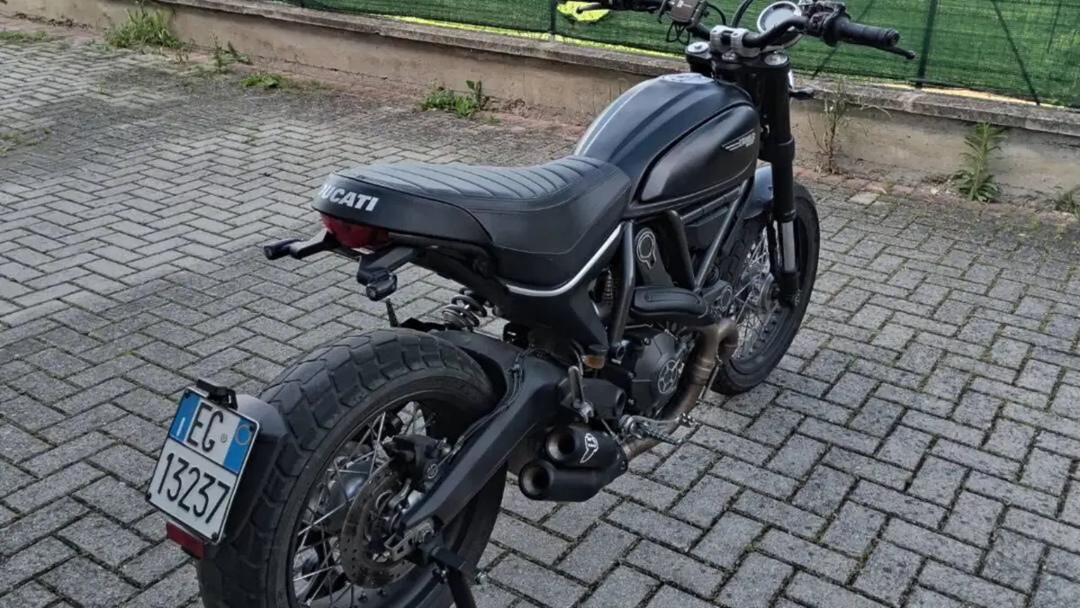 Ducati Scrambler 800 Full Throttle (2015 - 16)  (4)