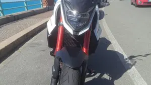 Honda CB 750 Hornet (2025)  (3)