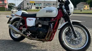 Triumph Thruxton 900 (2004 - 15)  (2)