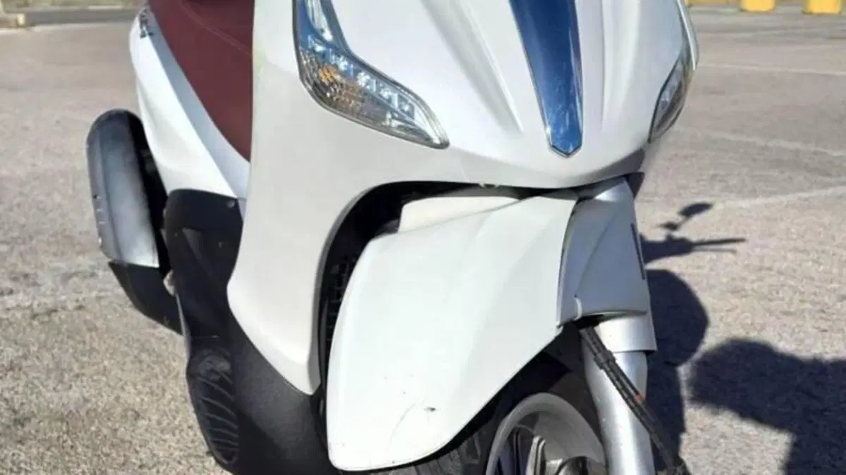 Piaggio Beverly 300 i.e. ABS-ASR (2016 - 20)  (3)