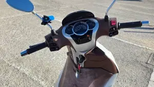 Piaggio Beverly 300 i.e. ABS-ASR (2016 - 20)  (5)