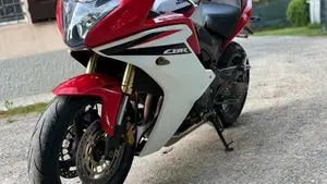 Honda CBR 600 F (2011 - 13)  (2)